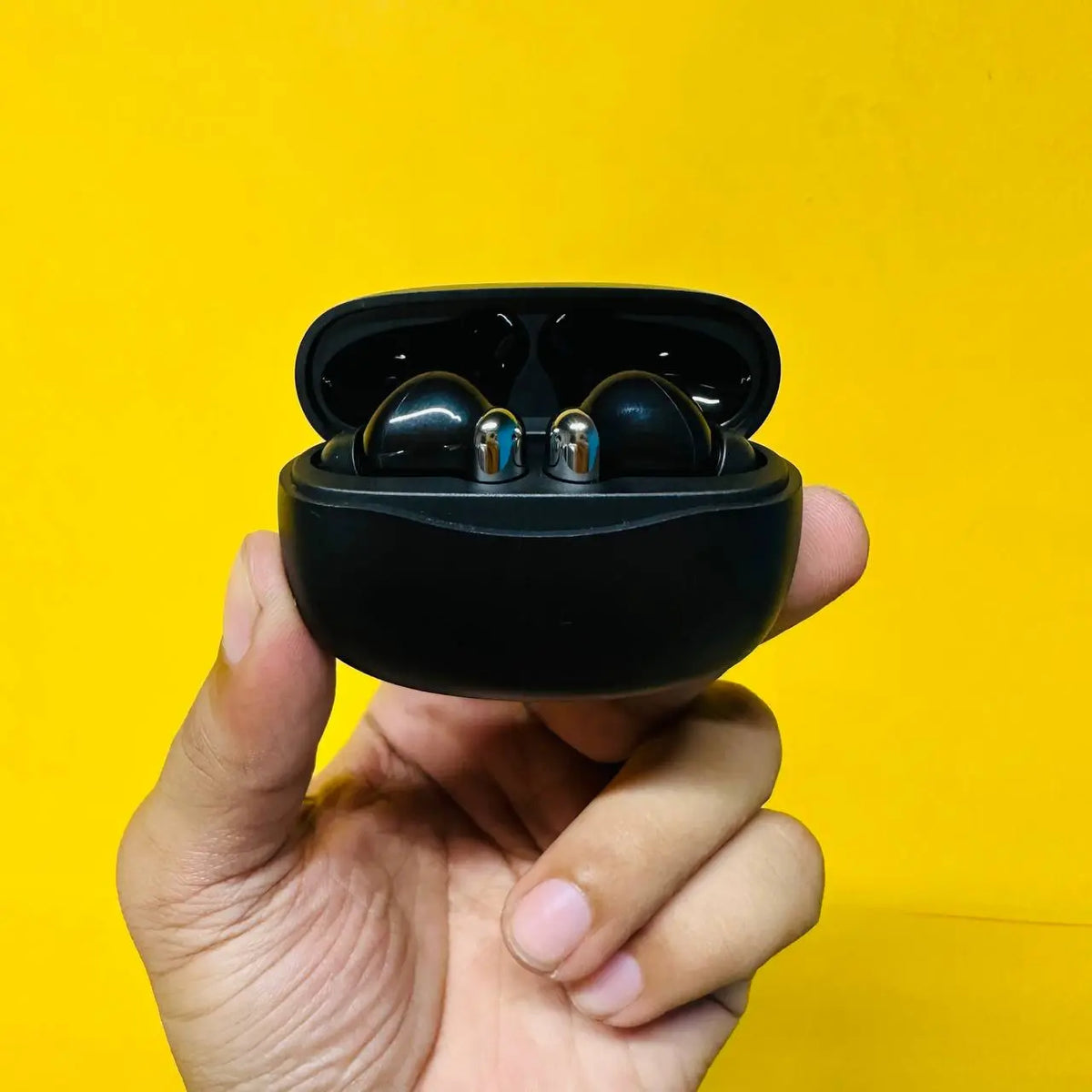 YW15 Active Noise Cancelling Earbuds - Black